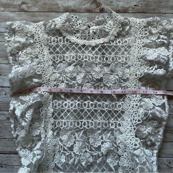 Lace Crochet Ruffle Blouse White Size Small - Picture 7 of 8